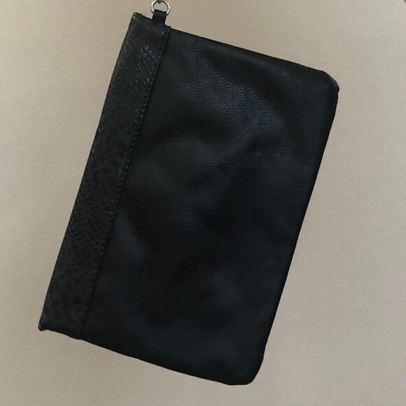 Express wristlet purse - Picture 3 of 4